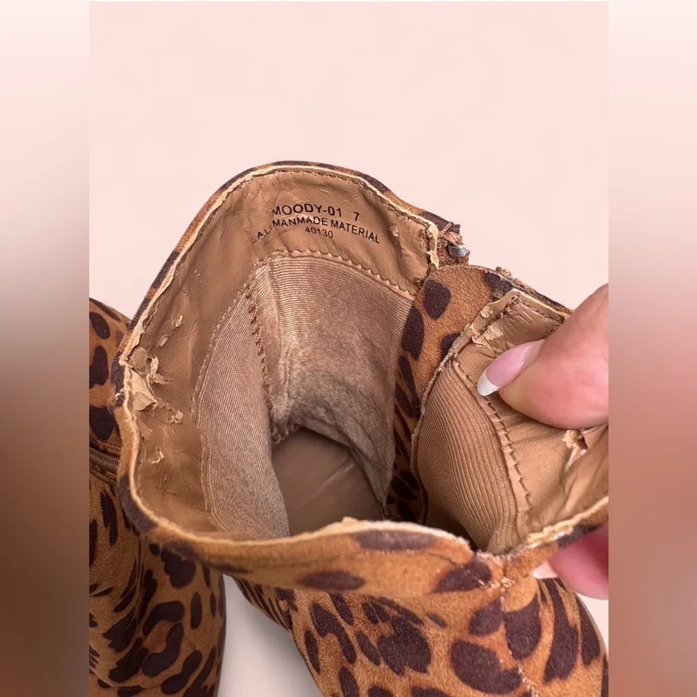 Women’s Bamboo Leopard Print Suede Heeled Booties ~ Size Women’s 7 US/ 37 EU